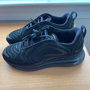Nike Air Max 720 black size 9 women’s!